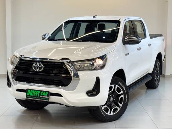 TOYOTA HILUX 2.8 D-4D TURBO DIESEL CD SRV 4X4 AUTOMÁTICO TOYOTA HILUX 2.8 D-4D TURBO DIESEL CD SRV 4X4 AUTOMÁTICO